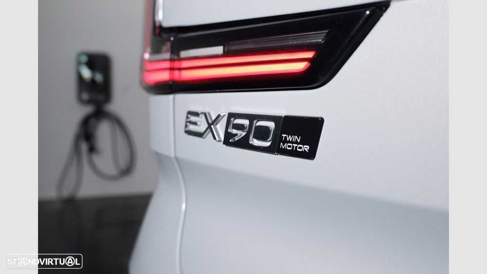 Volvo EX90 111 kWh Twin Motor Core - 23