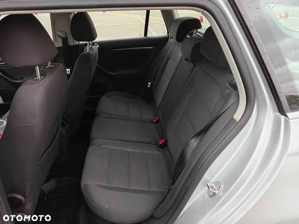 Volkswagen Golf 1.6 TDI Comfortline DSG - 14