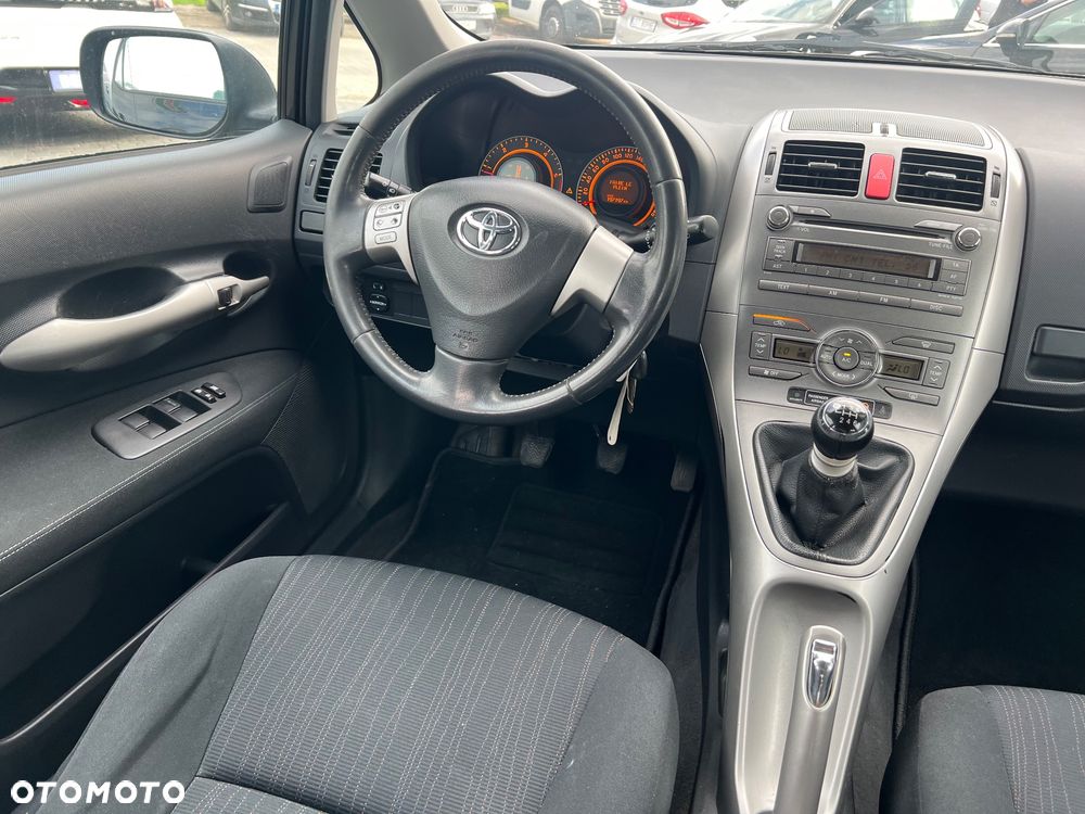 Toyota Auris 1.4 D-4D 2010 - 27