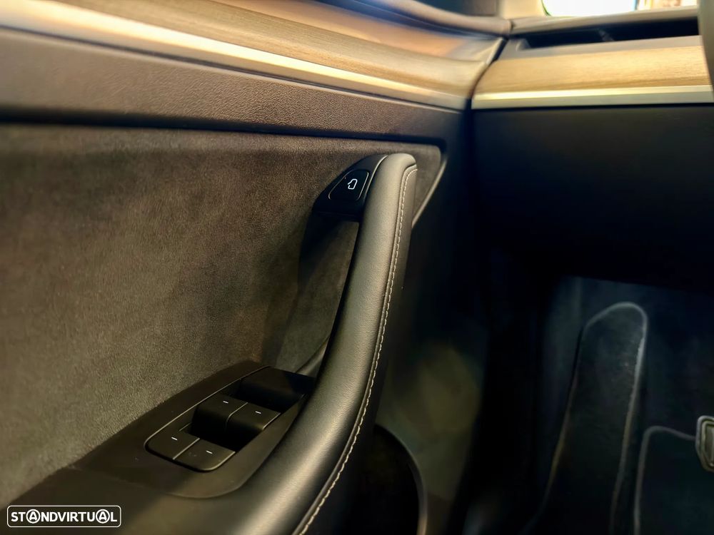 Tesla Model Y Tração Traseira - 23