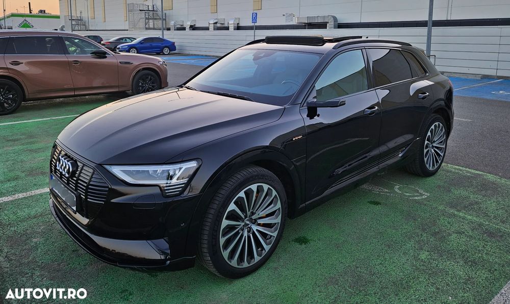 Audi e-tron quattro S - 4