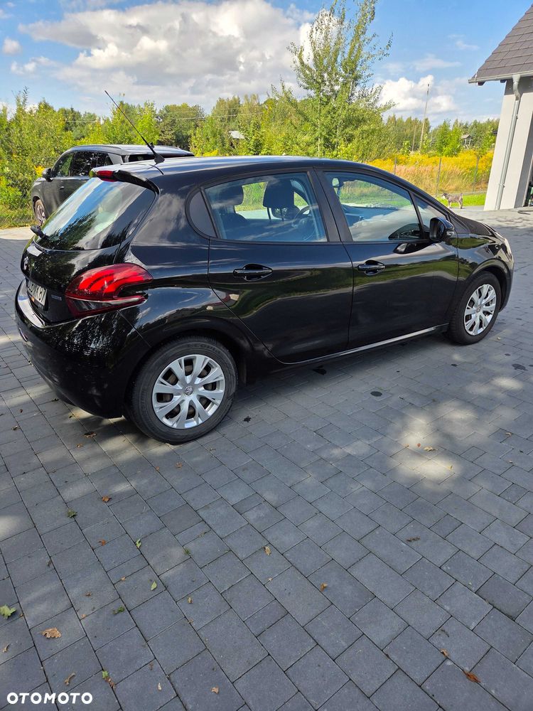 Peugeot 208 - 4