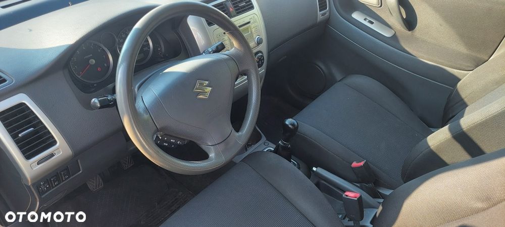 Suzuki Liana - 6