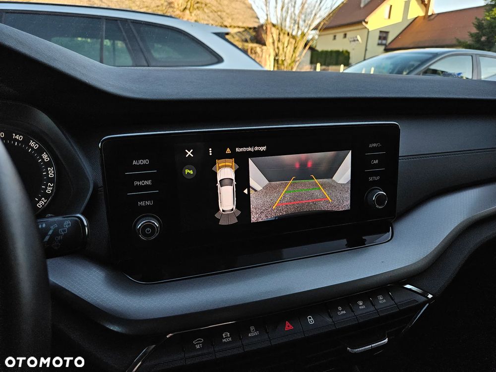 Skoda Octavia 2.0 TDI SCR Ambition DSG - 9