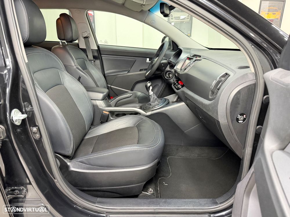 Kia Sportage 1.7 CRDi ISG LX - 24