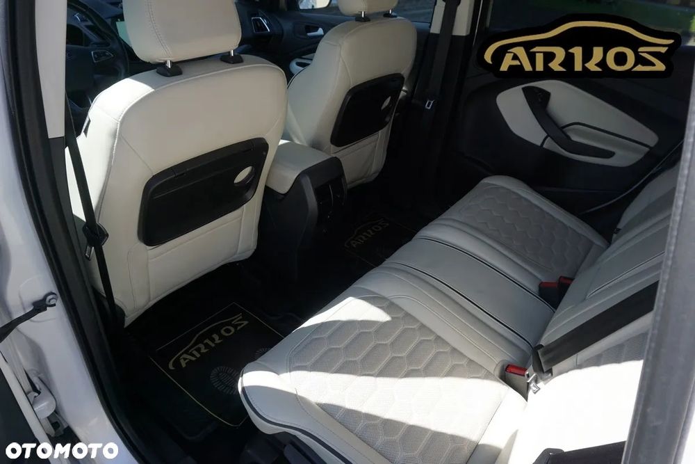 Ford Kuga 2.0 TDCi 4x4 Vignale - 34