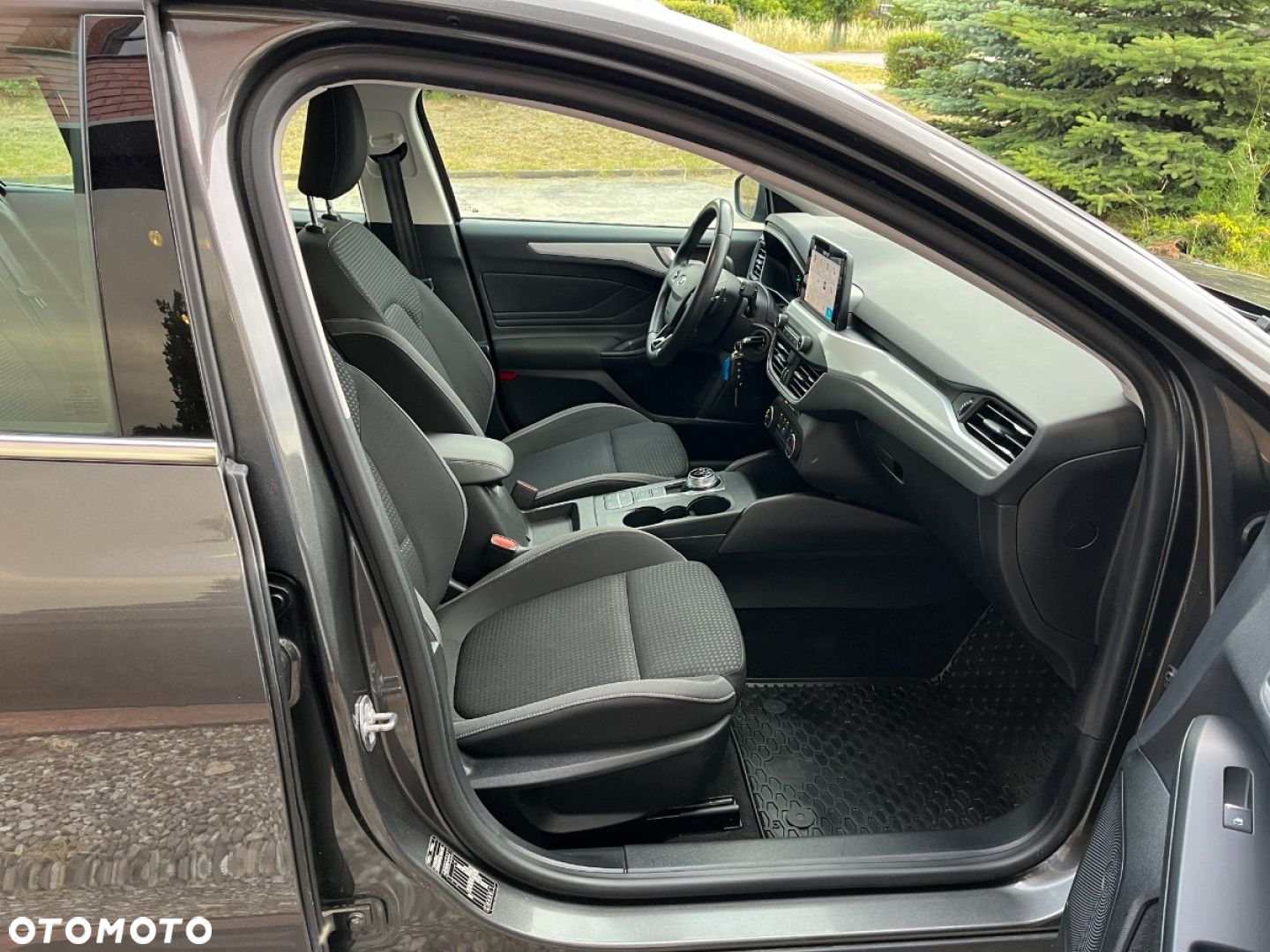 Ford Focus Turnier 1.5 EcoBlue Start-Stopp-System TITANIUM - 24