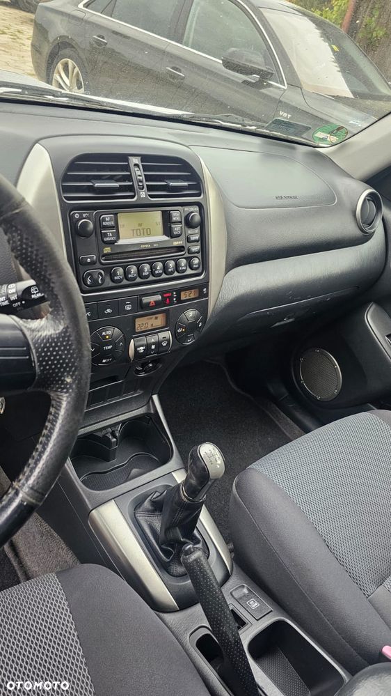 Toyota RAV4 2.0 D-4D 4x4 - 4