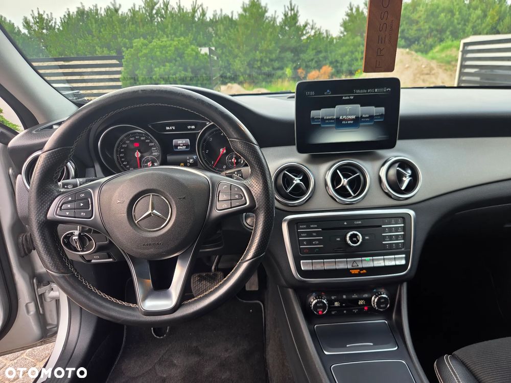 Mercedes-Benz GLA 220 d 4-Matic - 12