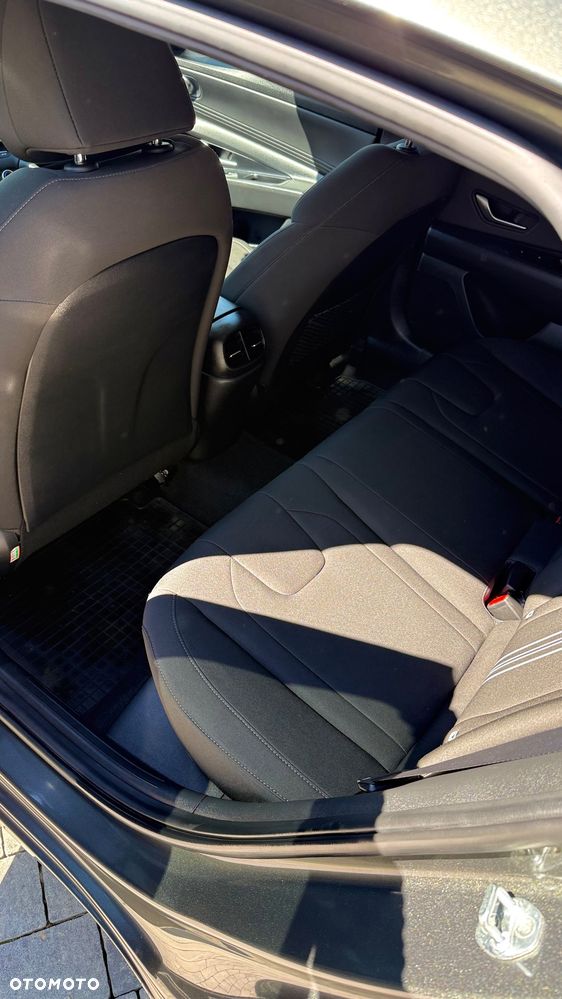 Hyundai Elantra 1.6 Executive CVT - 9