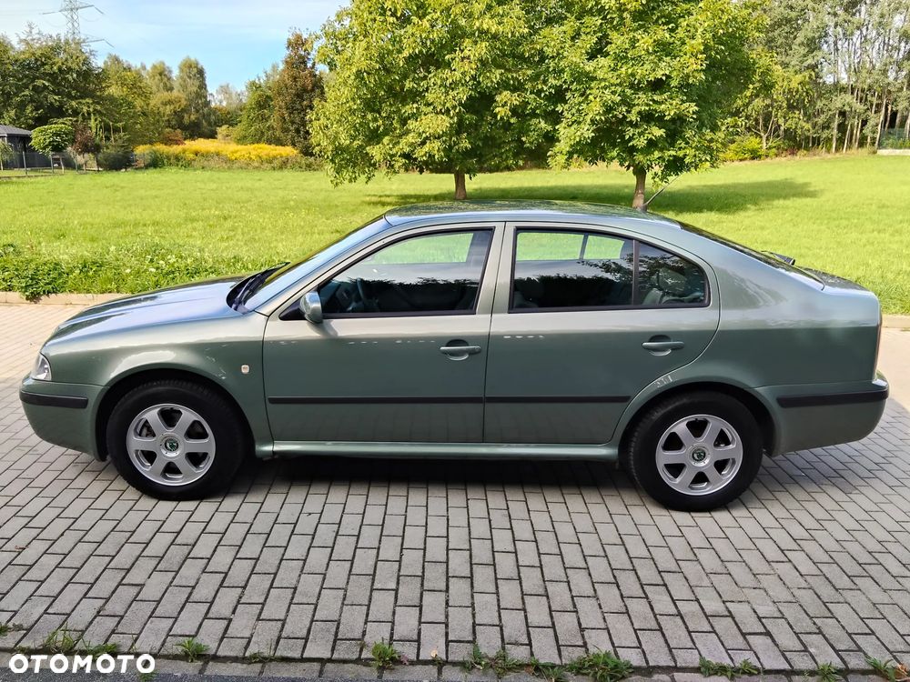 Skoda Octavia 1.8 T Elegance - 9