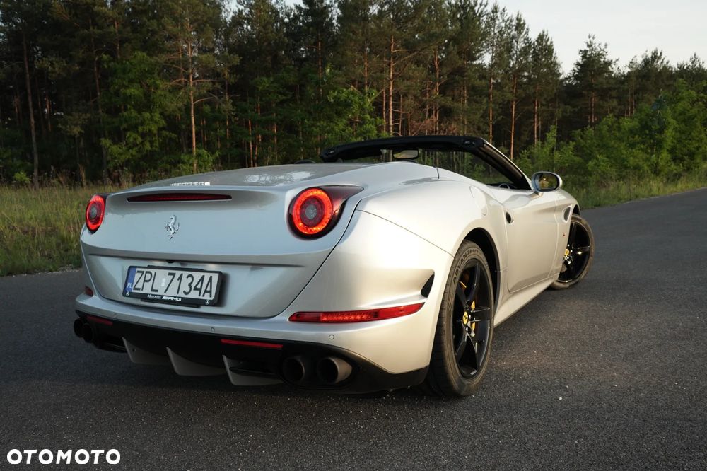 Ferrari California T - 20
