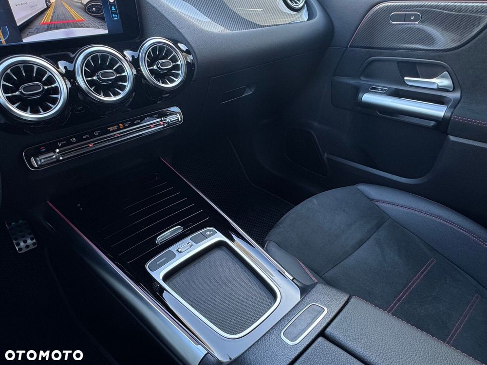 Mercedes-Benz Klasa B 220 4-Matic AMG Line 7G-DCT - 25