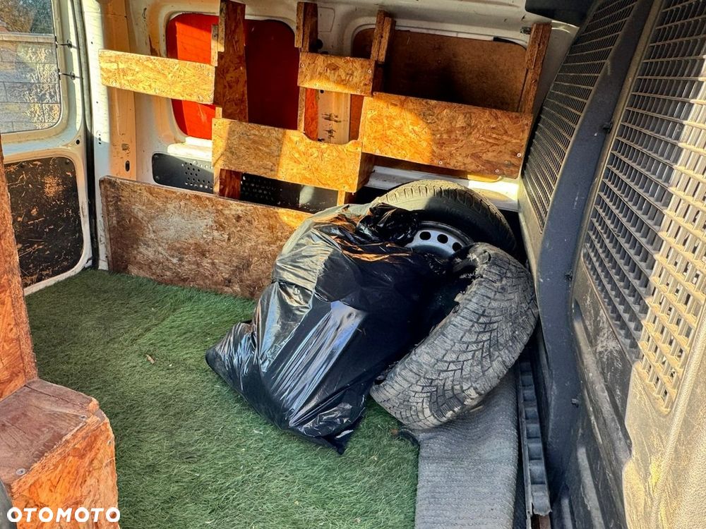 Volkswagen Caddy - 13