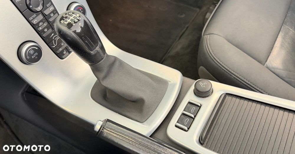 Volvo C70 2.0D Momentum - 30