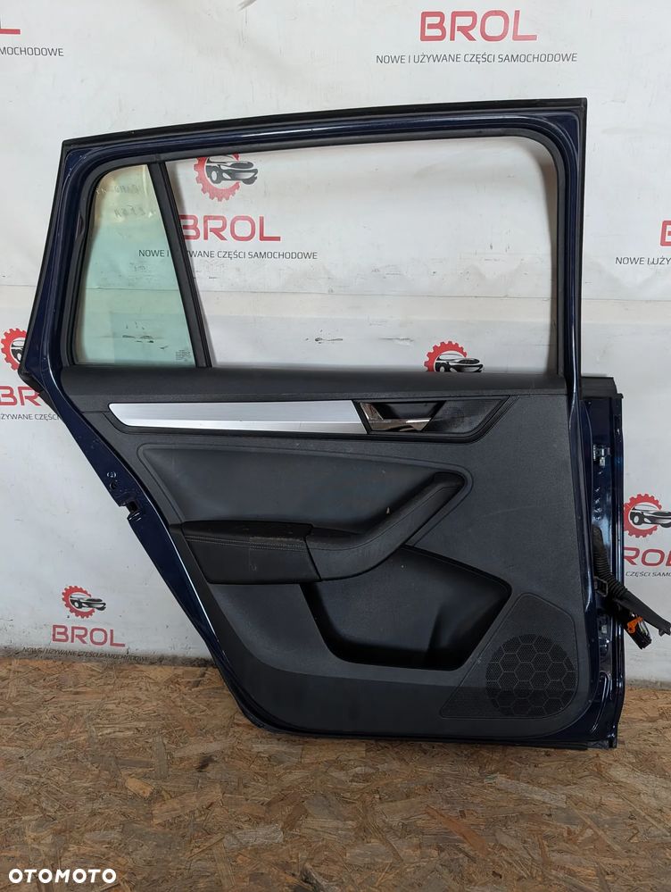 DRZWI TYLNE LEWE SKODA RAPID 17' LF5A SPACEBACK - 4