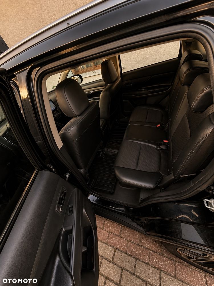 Mitsubishi Outlander 2.2 DID Intense + 4WD - 30