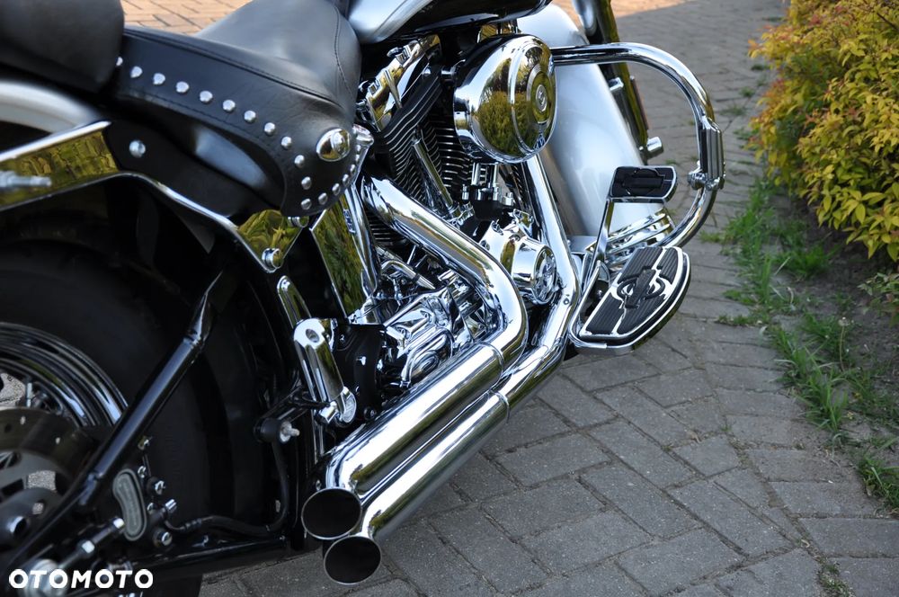Harley-Davidson Softail Heritage Classic - 24