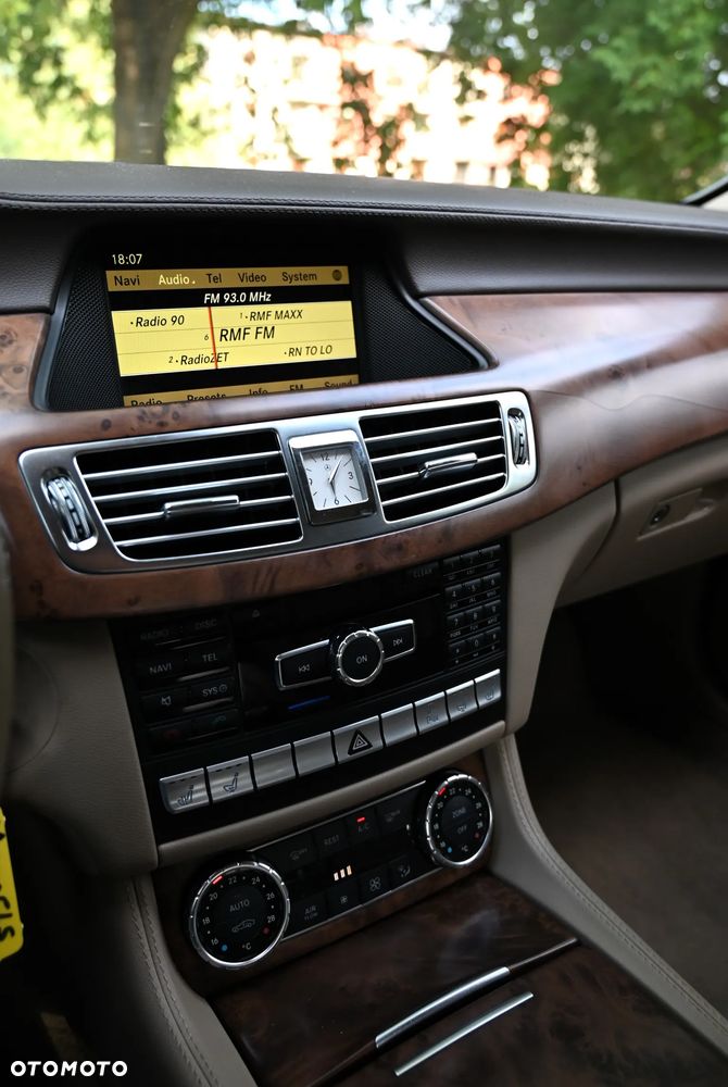 Mercedes-Benz CLS - 24