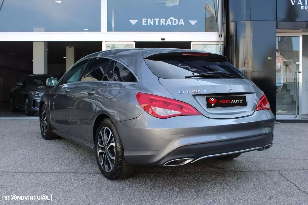 Mercedes-Benz CLA 200 d Shooting Brake AMG Line Aut. - 2