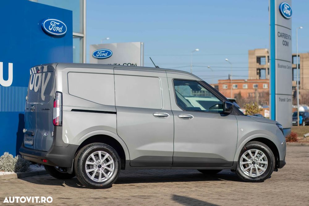 Ford Transit Courier - 23
