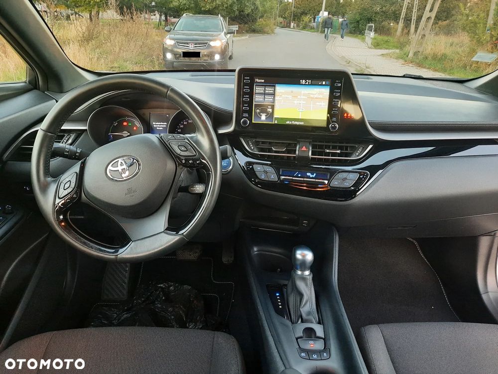 Toyota C-HR - 11