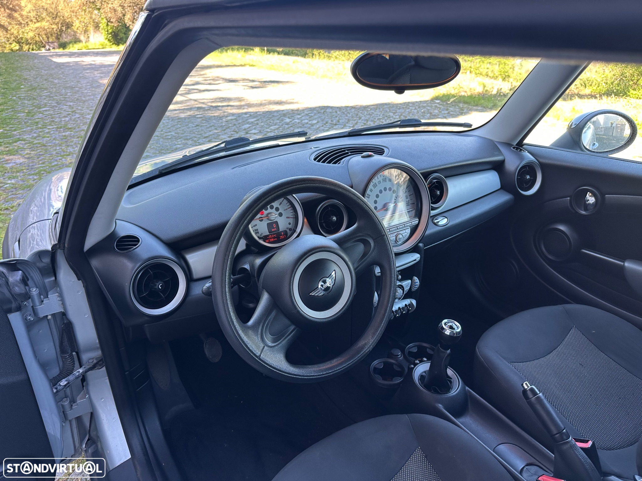 MINI 3 Portas One 1.4 - 18