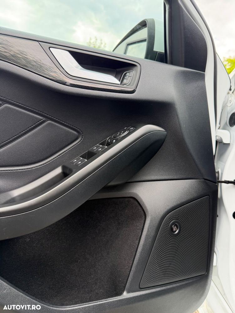 Ford Focus 1.0 EcoBoost Start-Stopp-System ST-LINE STYLE - 28