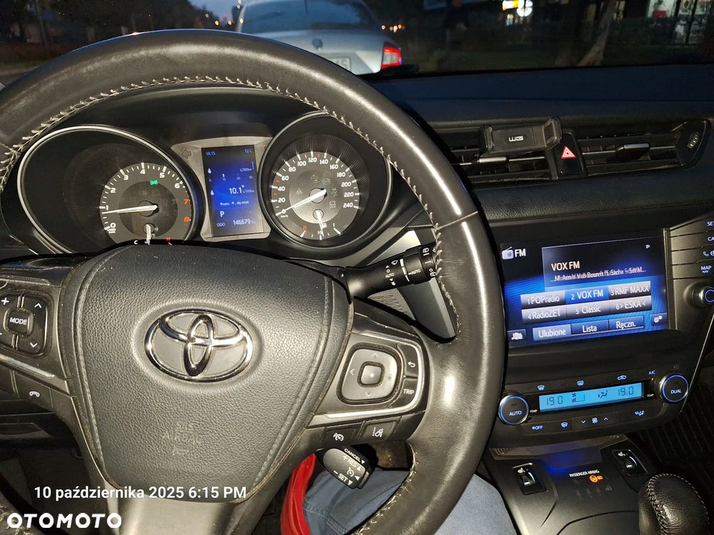 Toyota Avensis 1.8 Premium MS - 16
