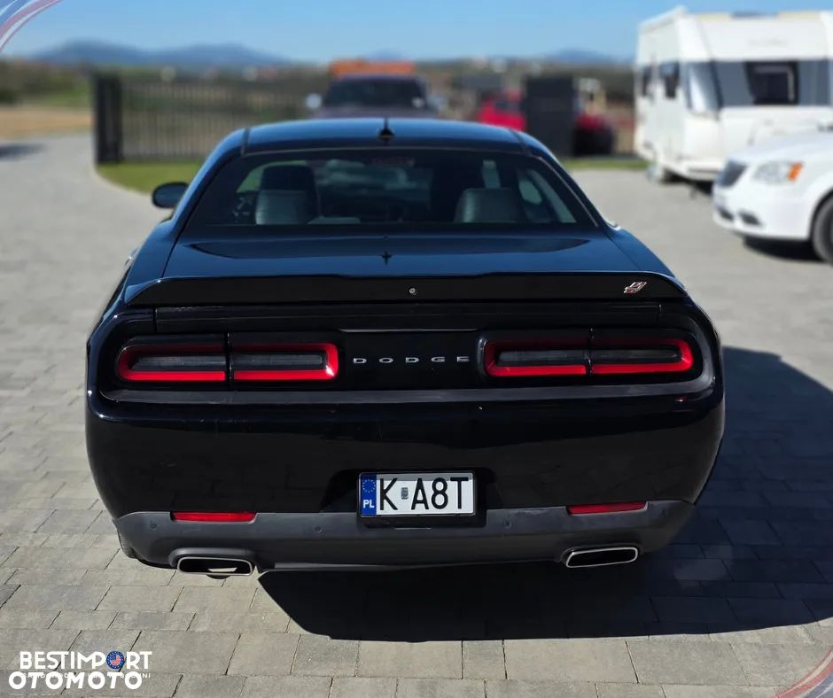 Dodge Challenger - 7