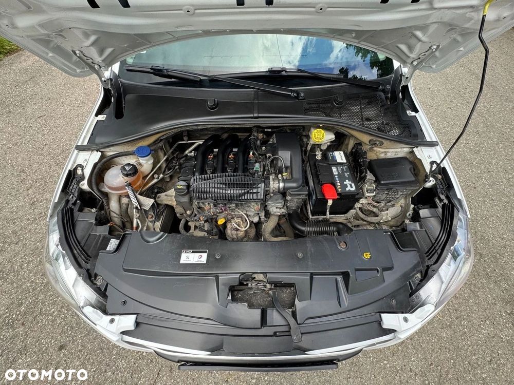 Peugeot 301 1.2 Pure Tech Active - 36