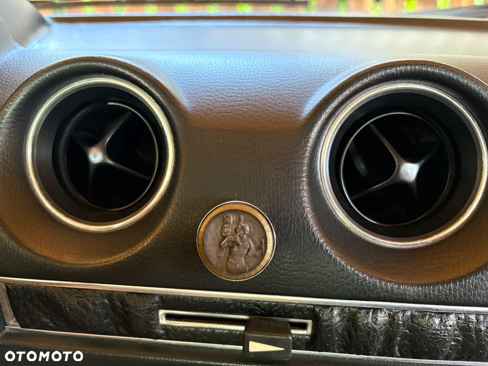 Mercedes-Benz W123 - 30