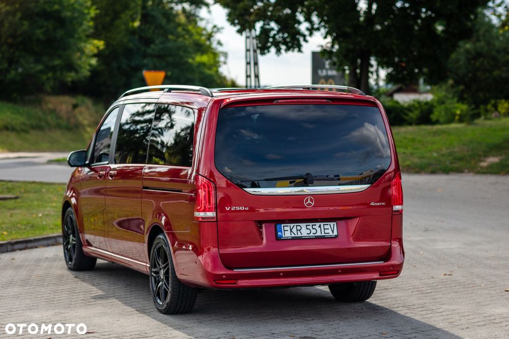 Mercedes-Benz Klasa V - 2
