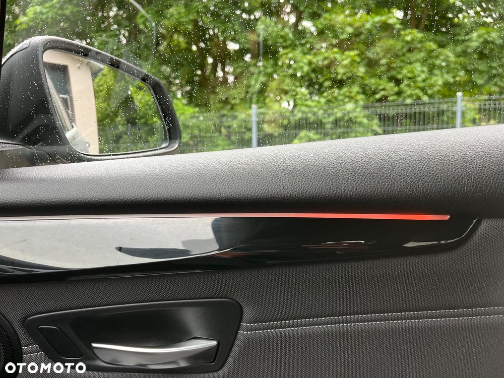BMW Seria 2 218d Sport-Aut Sport Line - 19