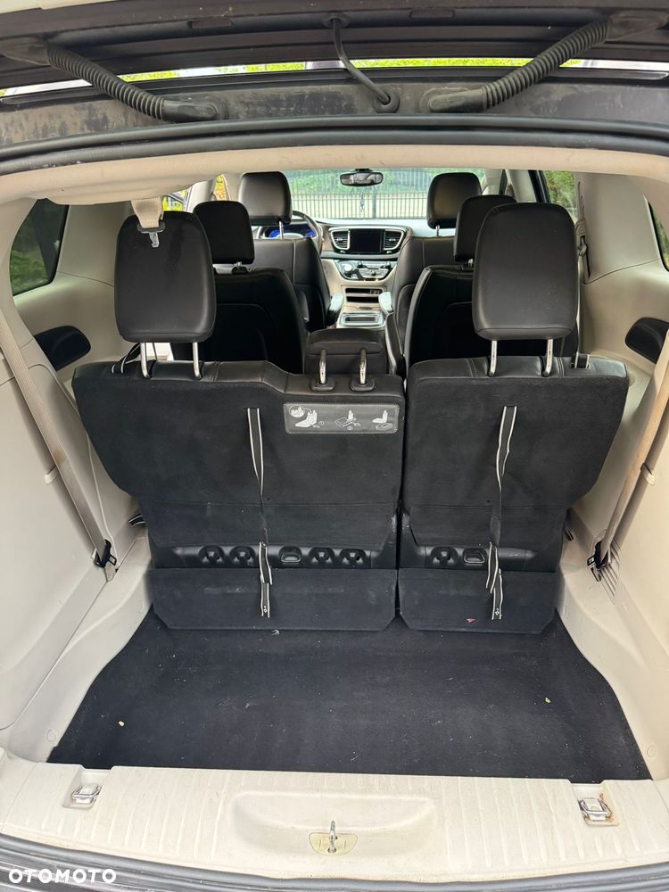 Chrysler Pacifica - 20
