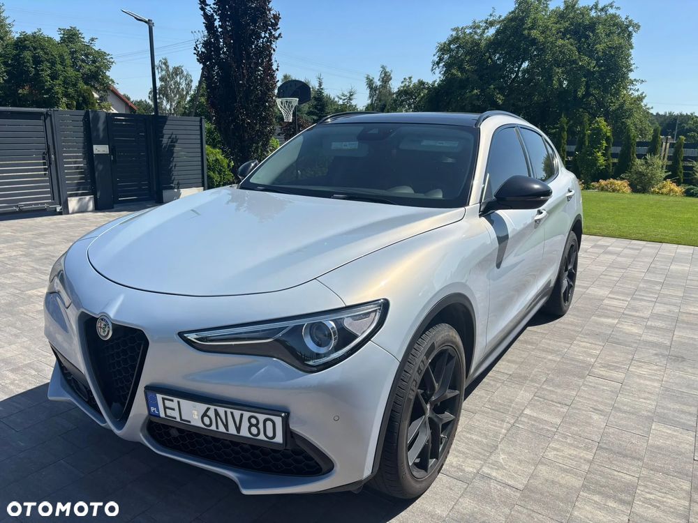 Alfa Romeo Stelvio - 1