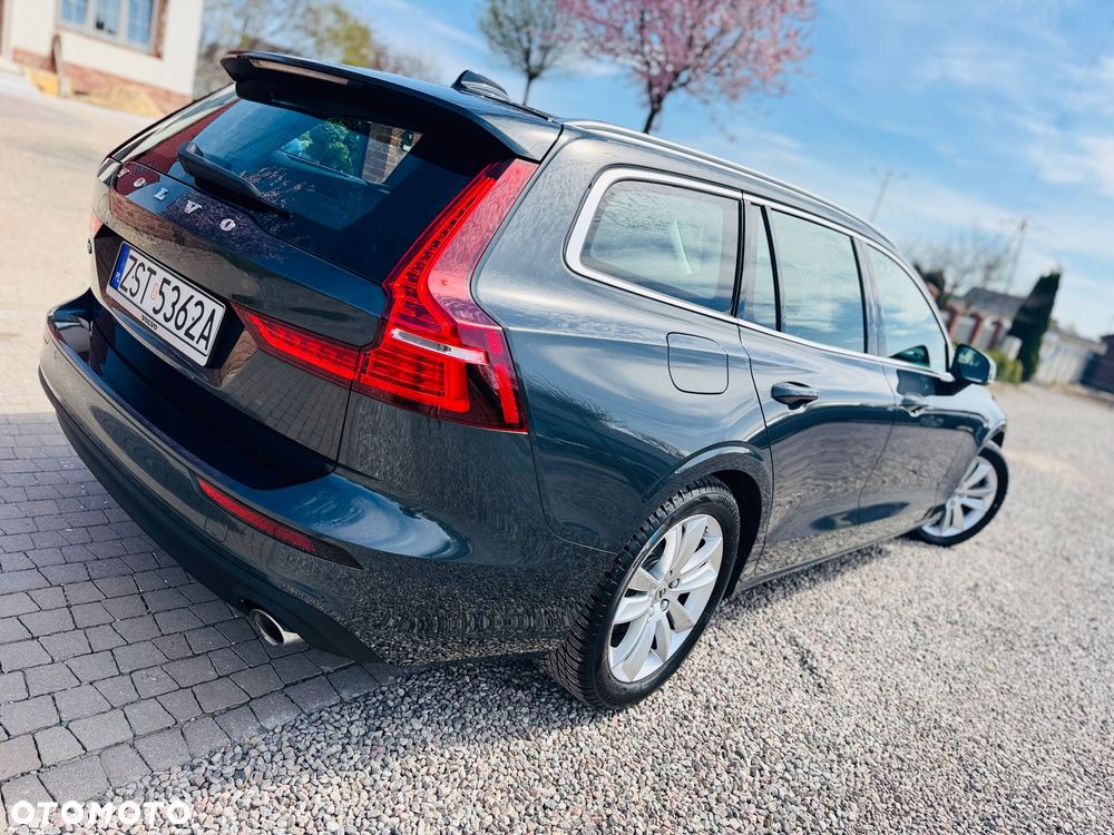 Volvo V60 D3 Momentum Pro - 2