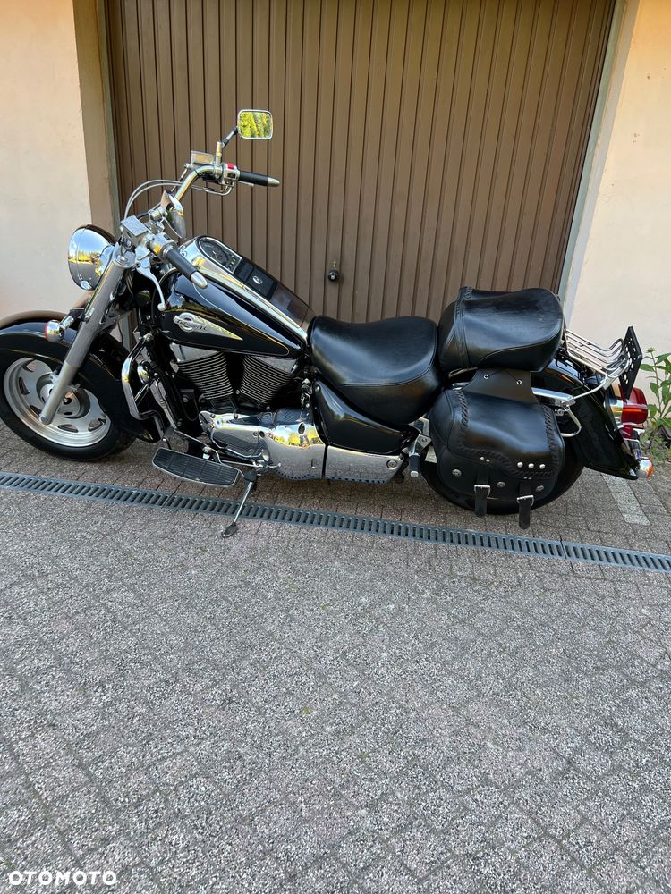 Suzuki Intruder - 17