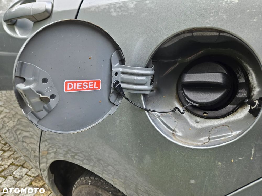 Toyota Yaris 1.4 D-4D Prestige - 11