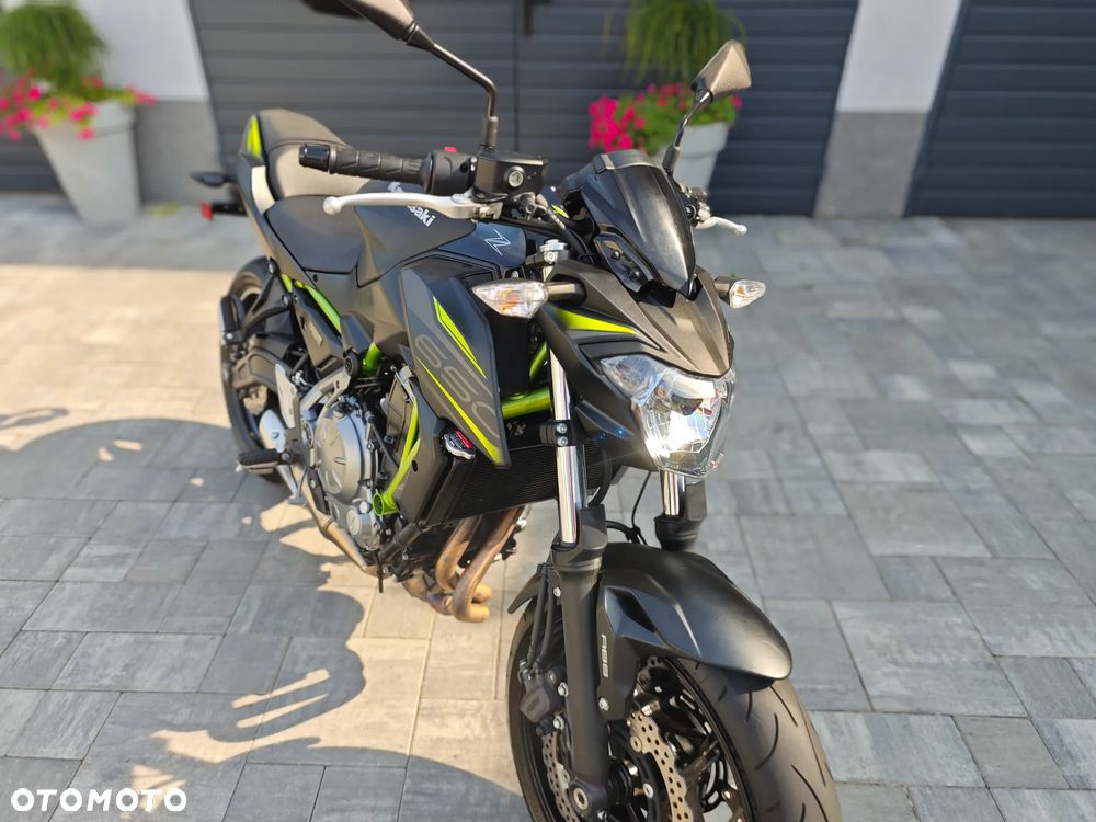 Kawasaki Z 650 - 16