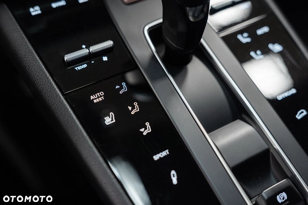 Porsche Macan S - 31