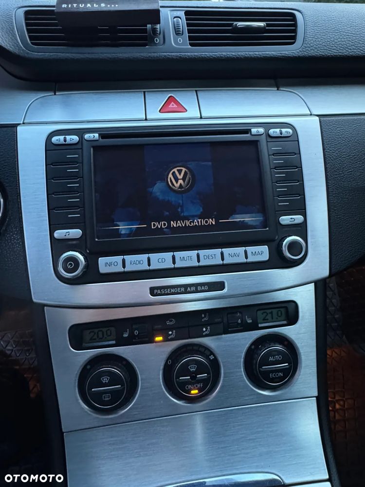 Volkswagen Passat 2.0 TDI DPF Highline - 24