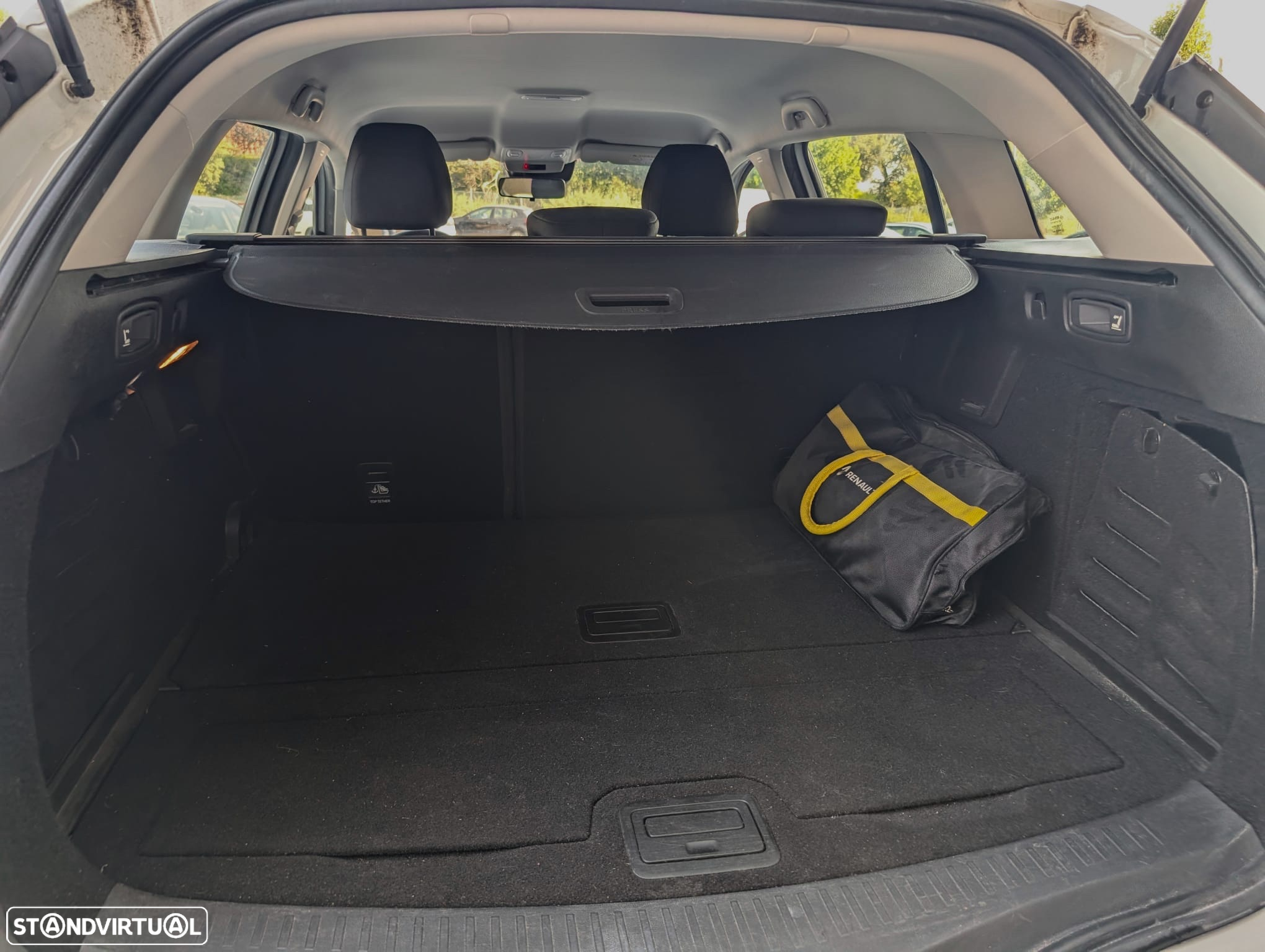 Renault Mégane Sport Tourer 1.5 Blue dCi Limited EDC - 14
