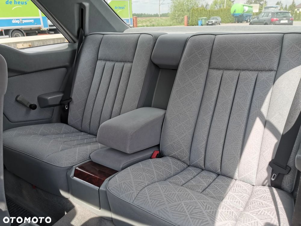 Mercedes-Benz Klasa E 220 - 16