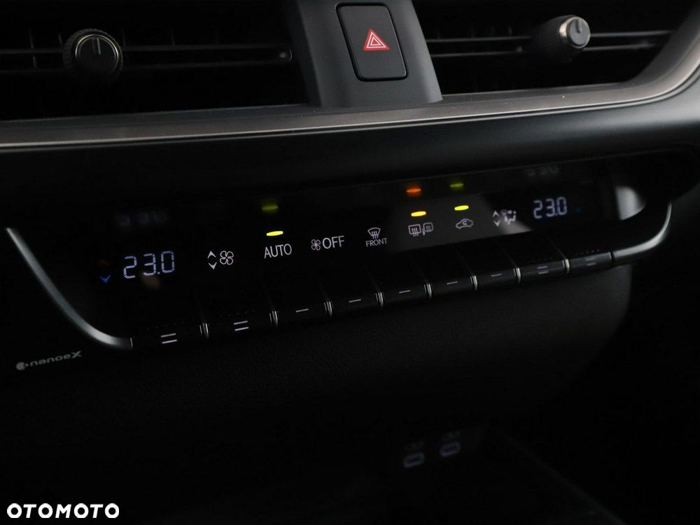 Lexus UX 250h GPF Elegance 2WD - 28