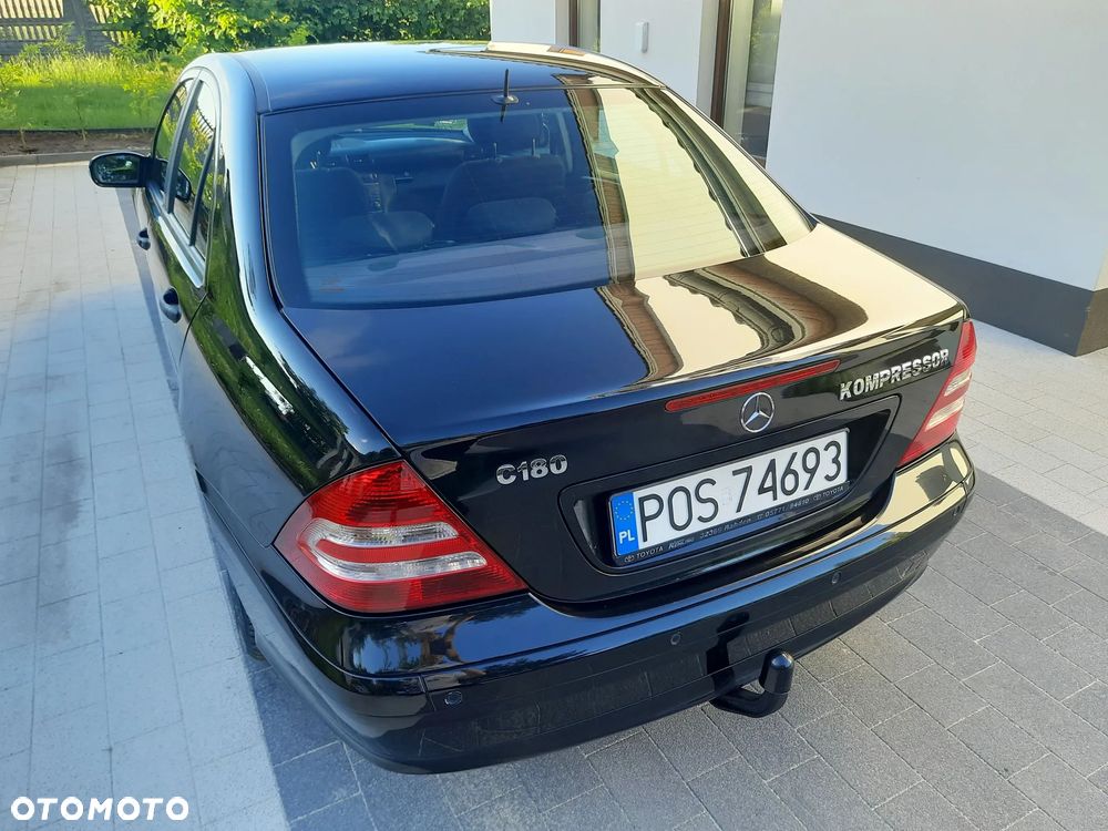 Mercedes-Benz Klasa C 180 Kompressor Sport Edition - 10