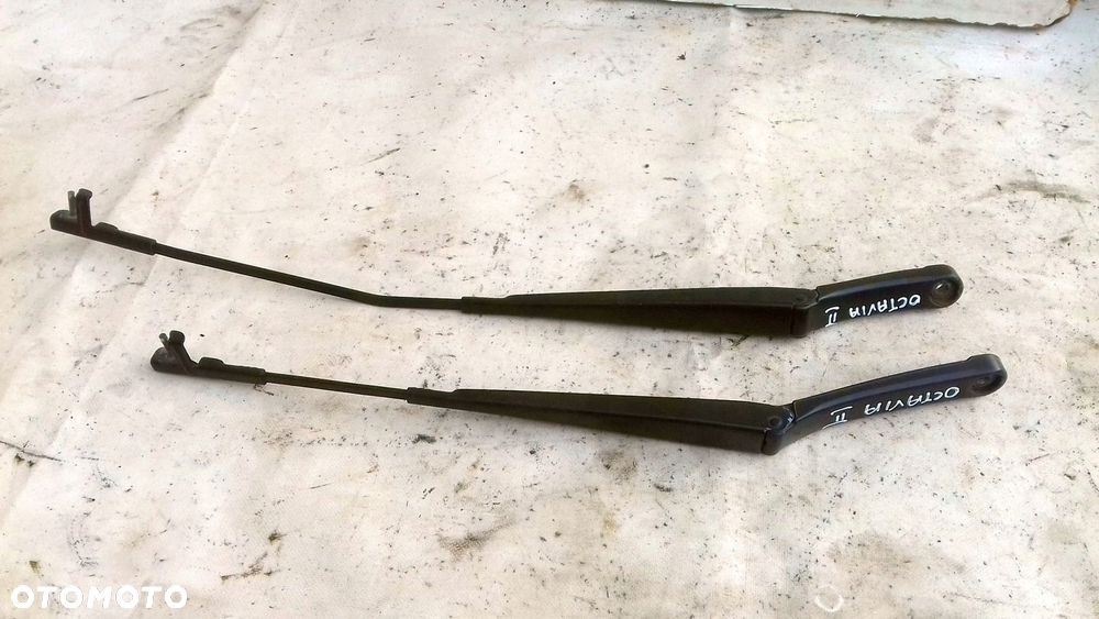 RAMIONA WYCIERACZEK PRZÓD 1Z1955409 1Z1955410 SKODA OCTAVIA II 2 04- - 1