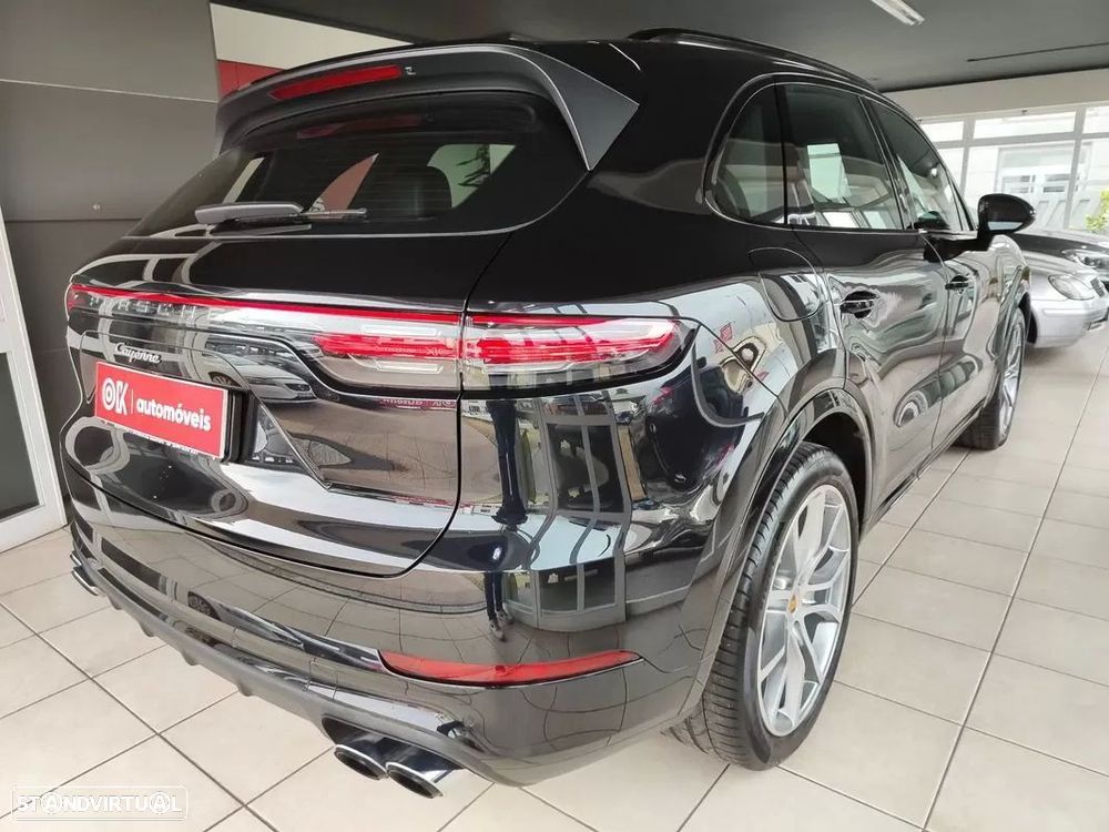 Porsche Cayenne E-Hybrid Platinum Edition — fotografia 3
