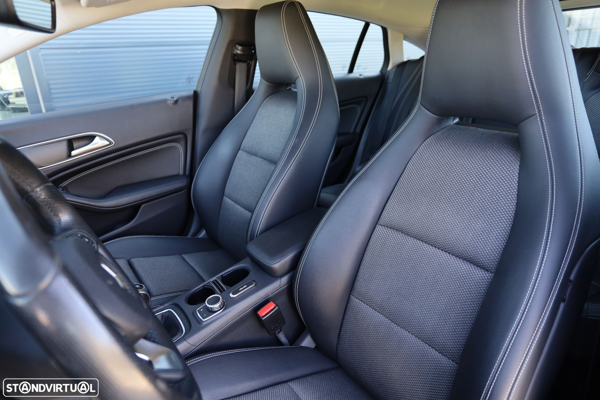 Mercedes-Benz CLA 180 - 9