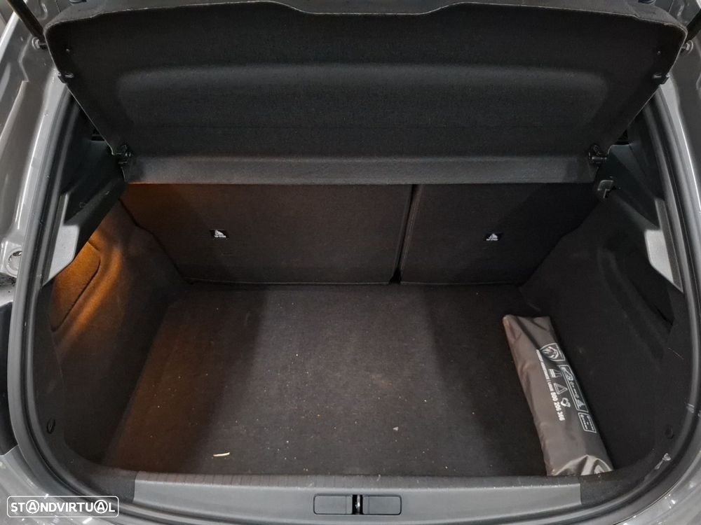 Peugeot 208 1.2 Hybrid Allure e-DCS6 - 23